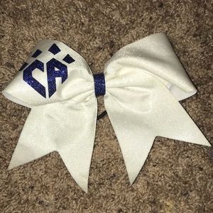 White cheer bow